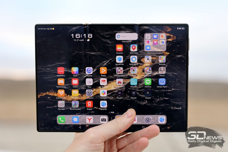 Первый взгляд на тройной складной смартфон HUAWEI Mate XT Ultimate